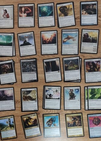 Набор зеленых, белых и бесцветных карт МТГ - фото №9